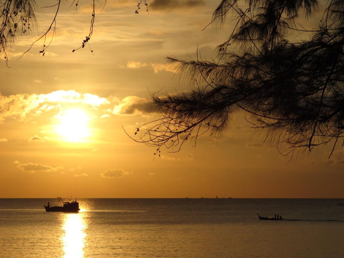 Sunset Ocean Front Villa , Mai Khao Phuket Exteriér fotografie